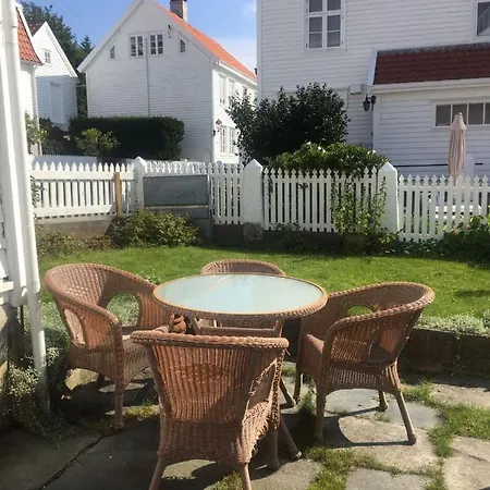 아파트 Reinertsenhuset Skudeneshavn